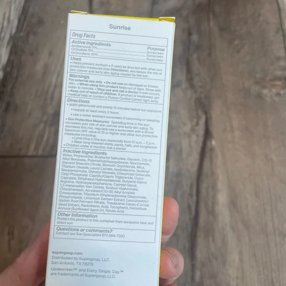 Supergoop! Glow Screen Sunrise SPF 40 - Picture 2 of 3